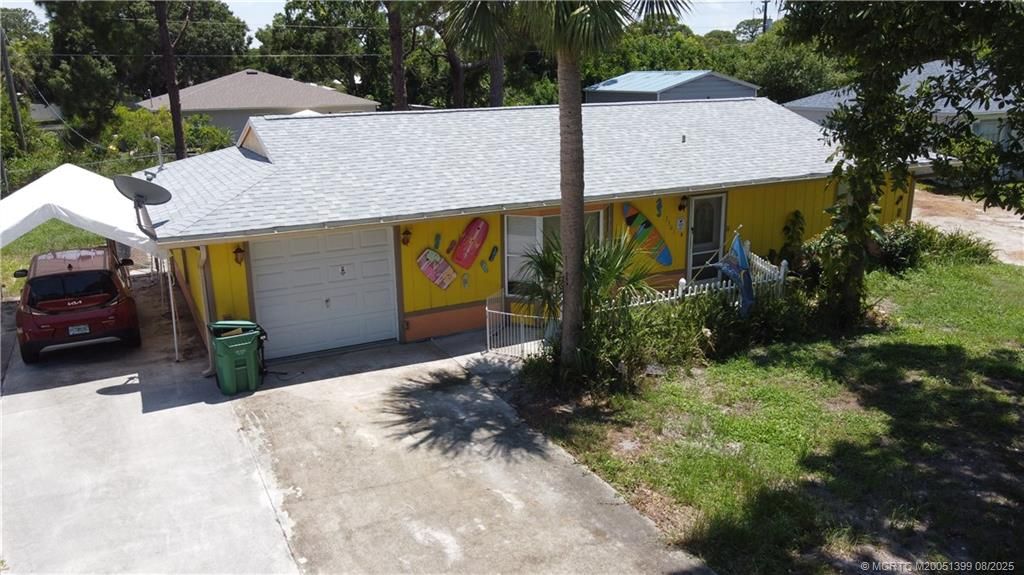 Photo of 7501 North Boulevard, Fort Pierce, FL 34951 (MLS # M20051399)