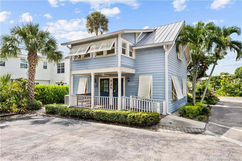 Photo of 725 SE 5th Street, Stuart, FL 34994 (MLS # M20056518)