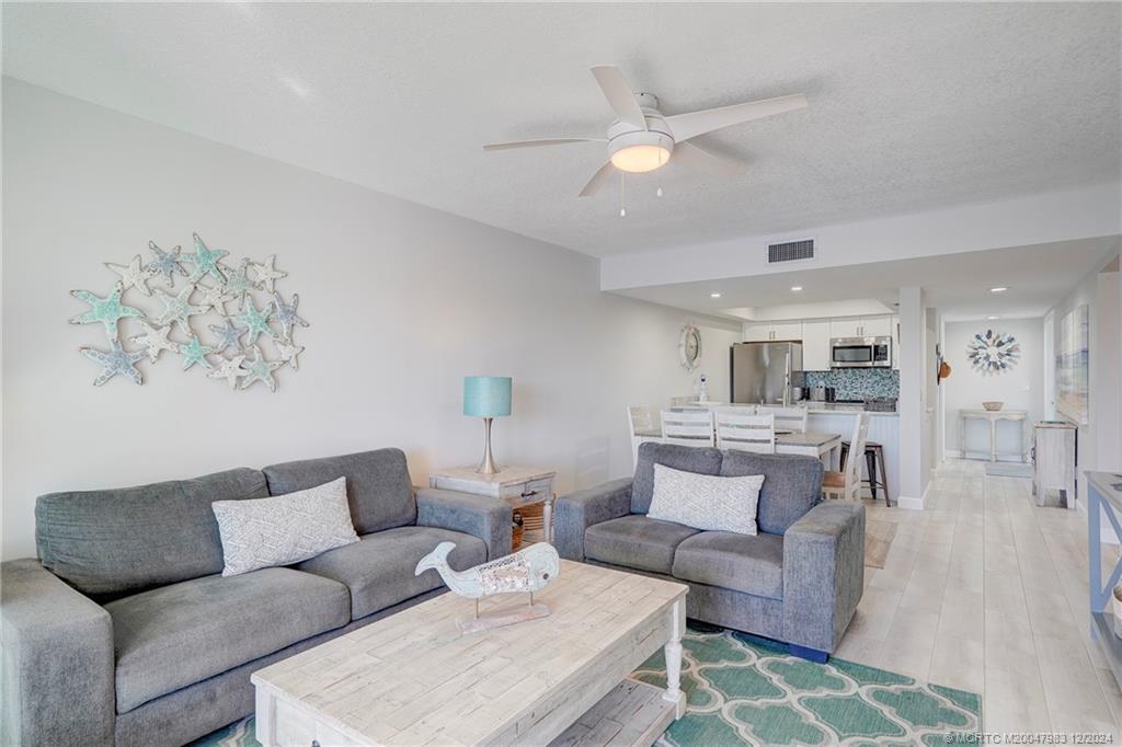 Stuart, Florida 34996, United States, 2 Bedrooms Bedrooms, ,2 BathroomsBathrooms,Residential,Active,27813