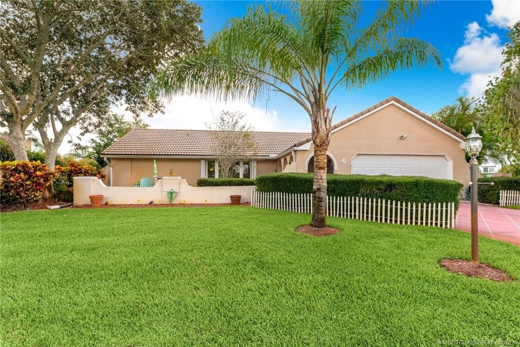 Photo of 2461 SE Drayton Road, Port Saint Lucie, FL 34952 (MLS # M20039647)