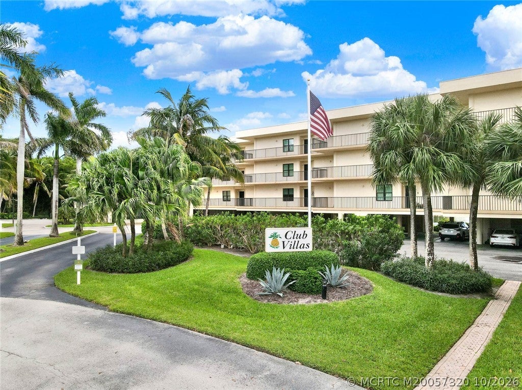 Photo of 221 NE Plantation Road #403, Stuart, FL 34996 (MLS # M20057320)