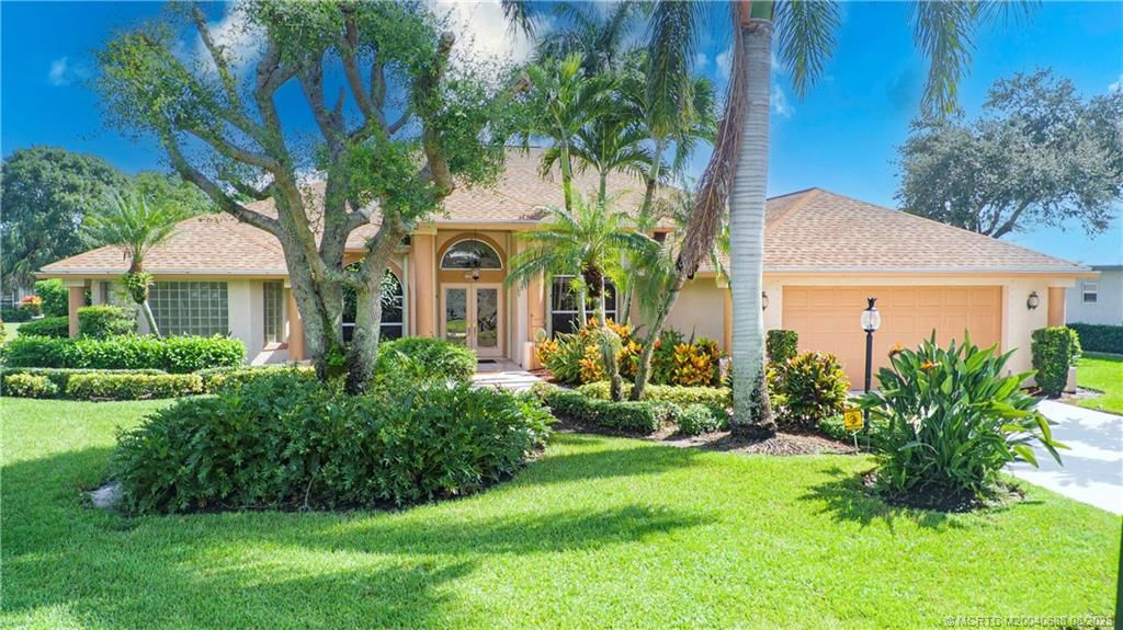 Photo of 2017 SW Oakwater Point, Palm City, FL 34990 (MLS # M20040688)