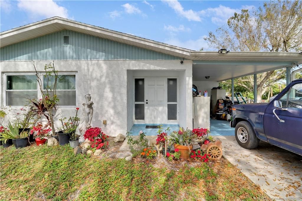 Photo of 3065 SE Mimosa Street, Stuart, FL 34997 (MLS # M20048809)