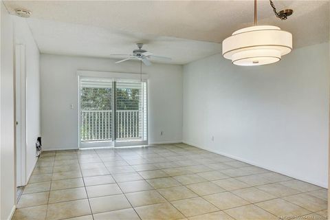 Photo of 18081 SE Country Club Drive #26-257, Jupiter, FL 33469 (MLS # M20054292)