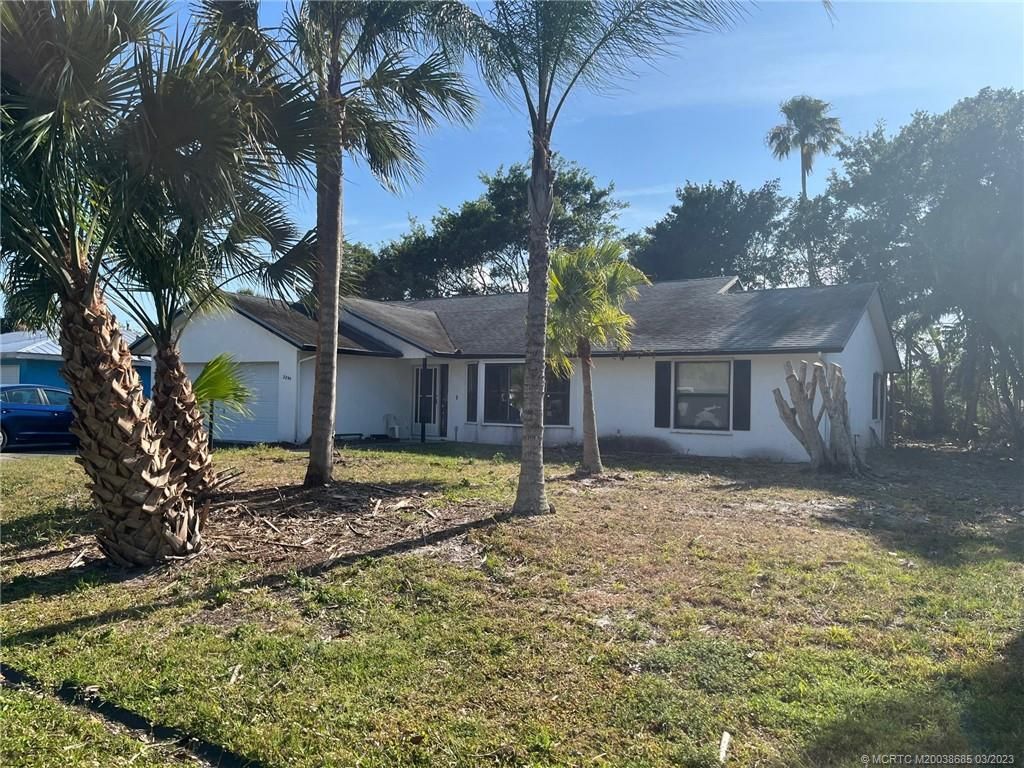 Photo of 2250 SE Shelter Drive, Port Saint Lucie, FL 34952 (MLS # M20038685)