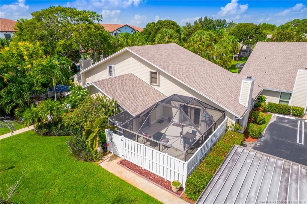 Photo of 1002 Summerwinds Lane, Jupiter, FL 33458 (MLS # M20040619)