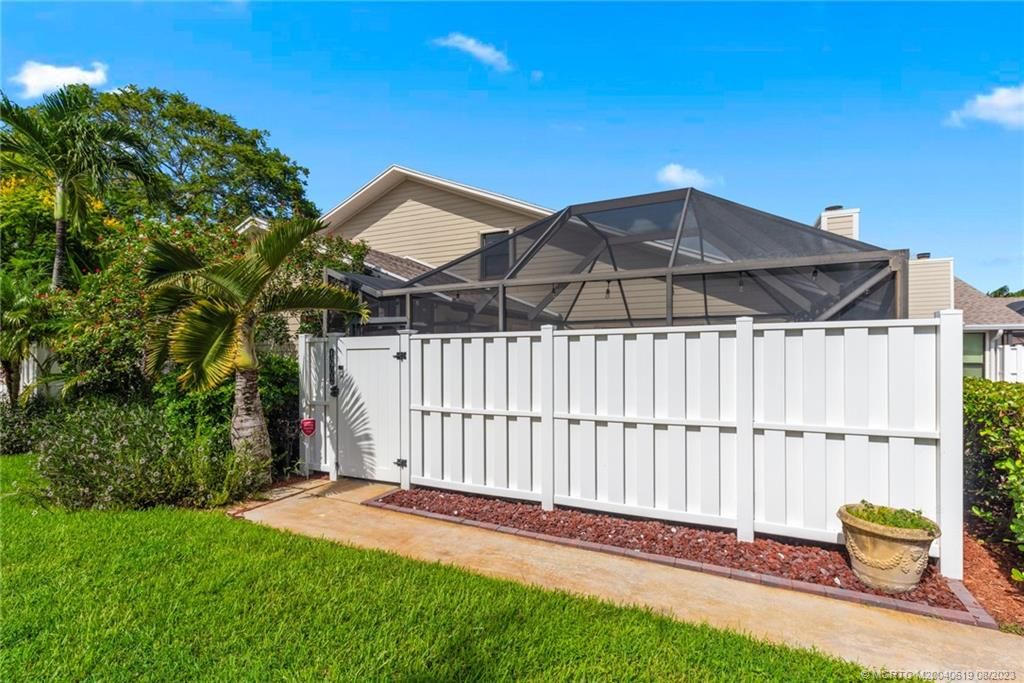 Photo of 1002 Summerwinds Lane, Jupiter, FL 33458 (MLS # M20040619)