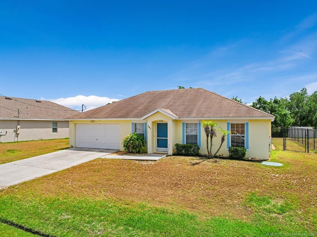 Photo of 141 NW Hibiscus Street, Port Saint Lucie, FL 34983 (MLS # M20044536)