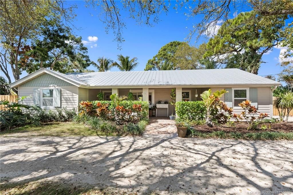 Photo of 892 SE Saint Lucie Boulevard, Stuart, FL 34996 (MLS # M20054818)