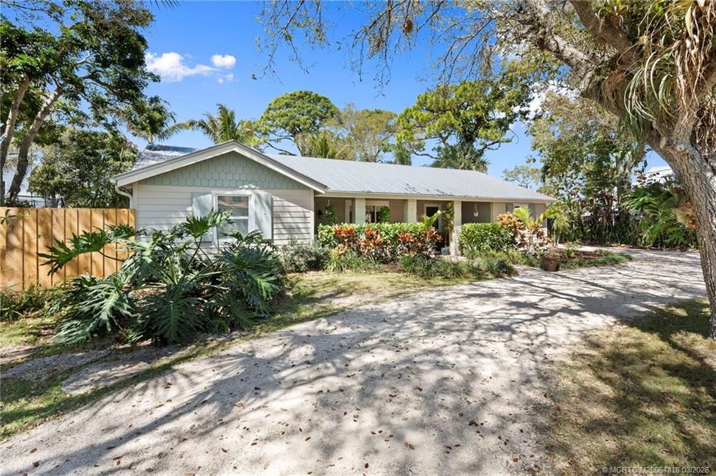 Photo of 892 SE Saint Lucie Boulevard, Stuart, FL 34996 (MLS # M20054818)