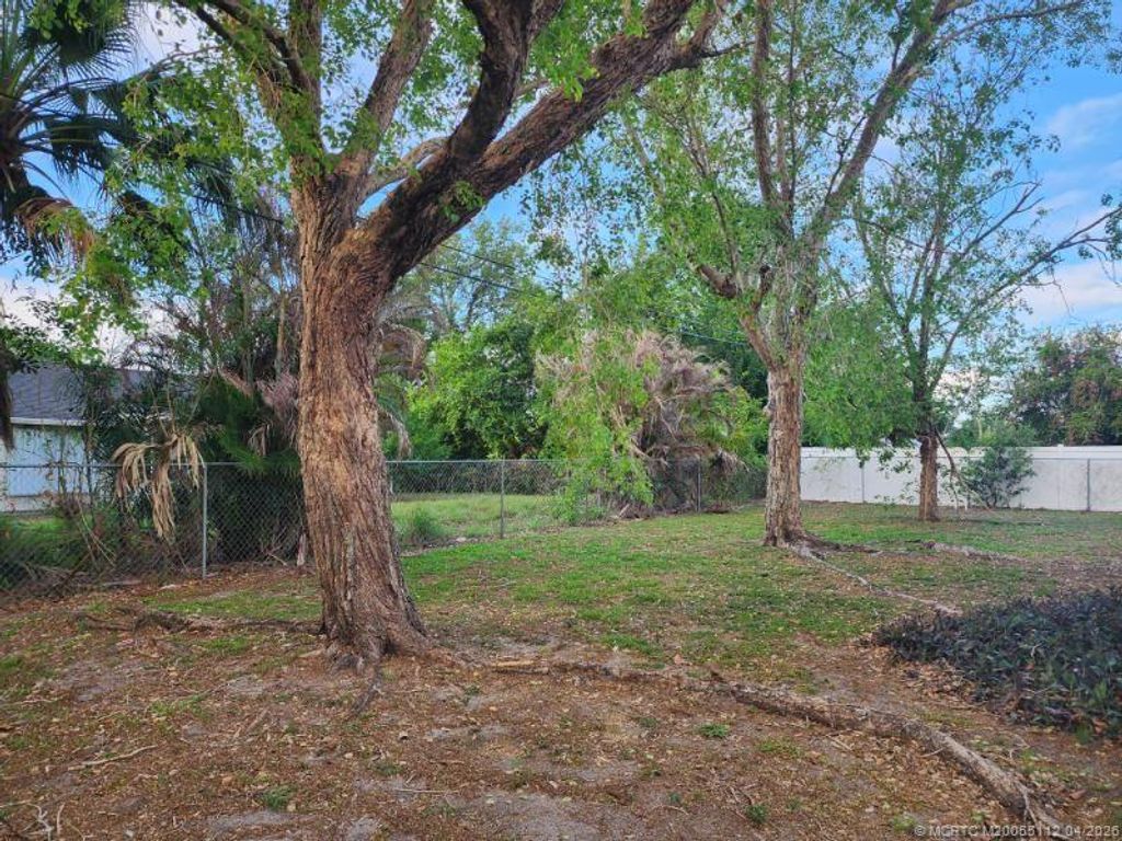 Photo of 742 SW Nichols Terrace, Port Saint Lucie, FL 34953 (MLS # M20055112)