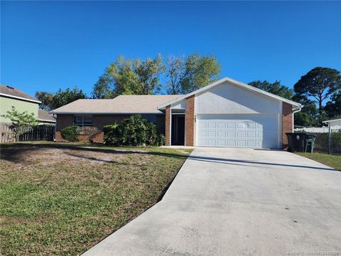 Homes For Sale - 742 SW Nichols Terrace<br/> Saint Lucie County, Port St. Lucie, FL 34953