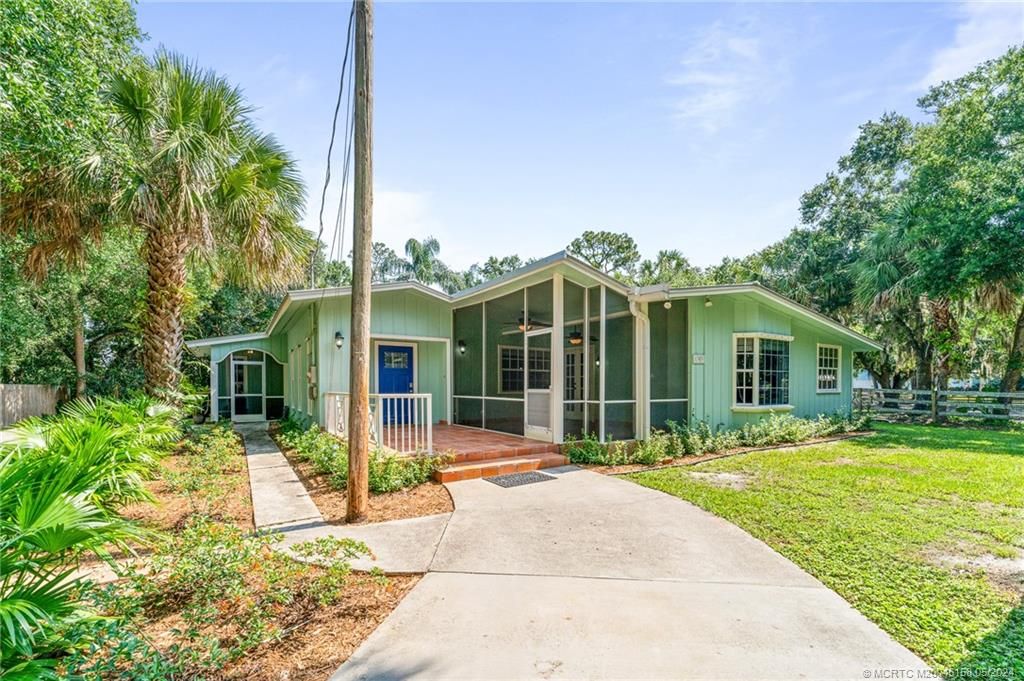 Photo of 1303 SW Heather Terrace, Stuart, FL 34997 (MLS # M20045158)