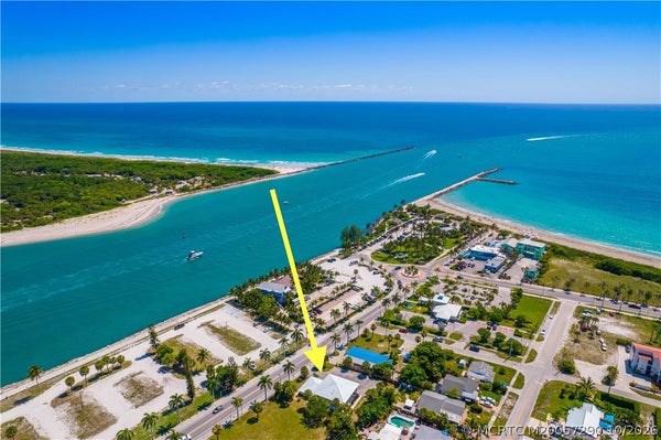 1821 SEAWAY DR, FORT PIERCE, FL 34949 - Image 2bf4b8e8b2135c6bff7fd7a6716d6e9c/2465723007