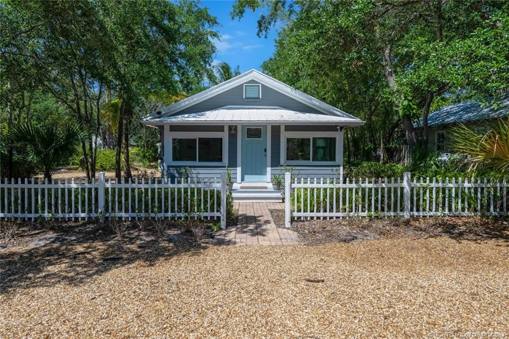 Photo of 542 SW Halpatiokee Street, Stuart, FL 34994 (MLS # M20041264)