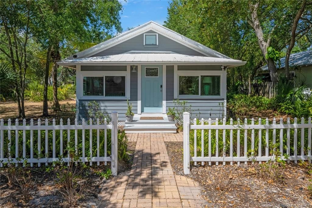 Photo of 542 SW Halpatiokee Street, Stuart, FL 34994 (MLS # M20041264)