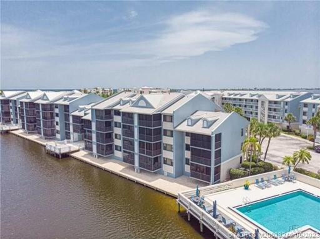 Photo of 40 NE Plantation #309 Road, Stuart, FL 34996 (MLS # M20039240)