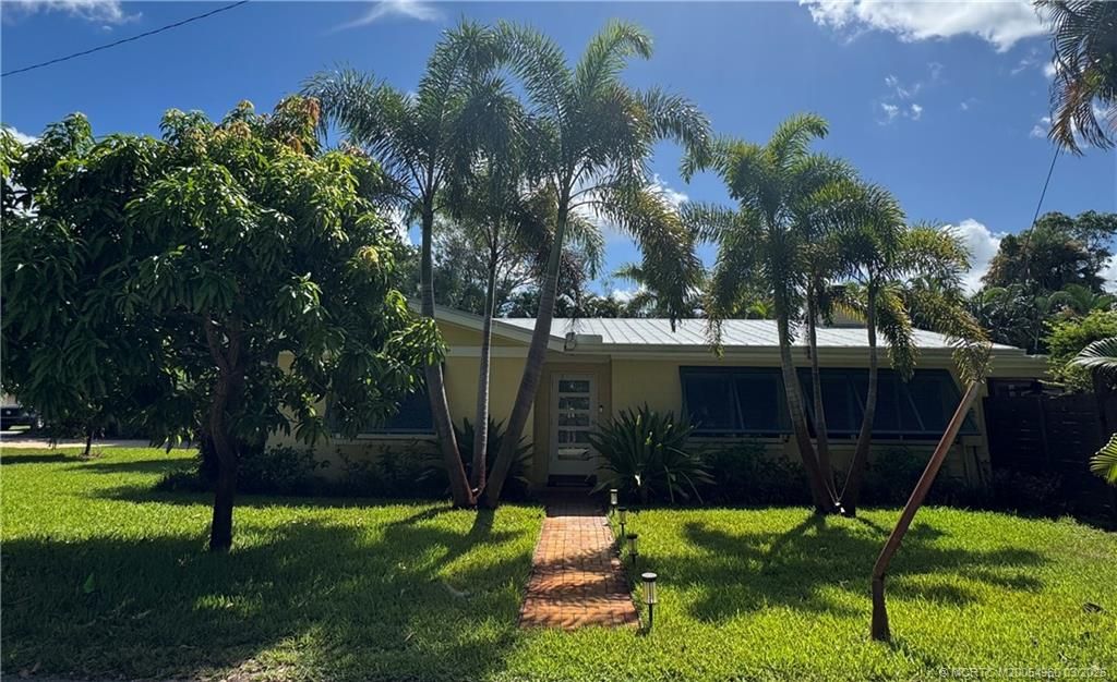 Photo of 517 SW South Carolina Drive, Stuart, FL 34994 (MLS # M20054960)