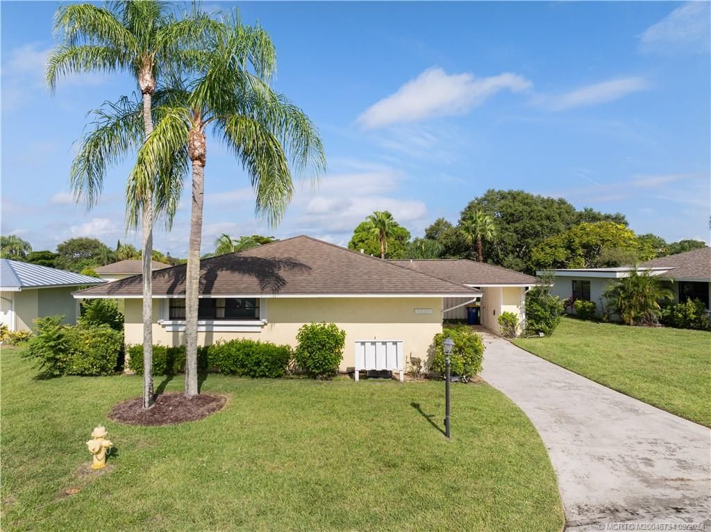 Photo of 5233 SE Sea Island Way, Stuart, FL 34997 (MLS # M20046734)