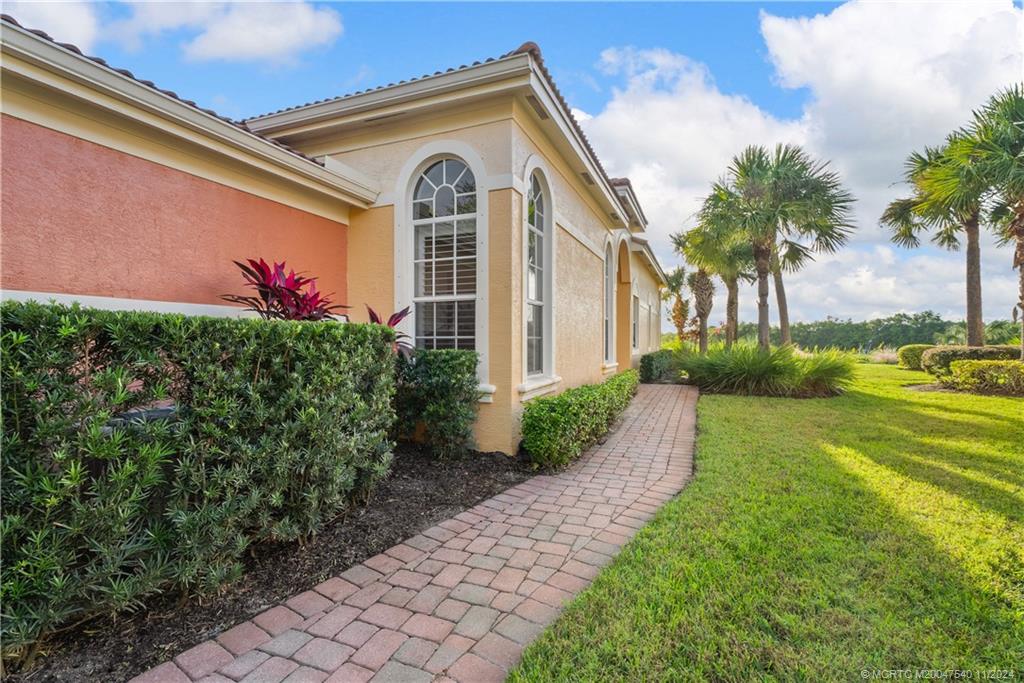 2394 SW Island Creek Trail