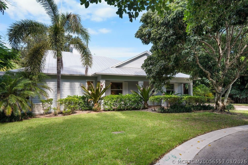 1015 SW Flora Belle Lane