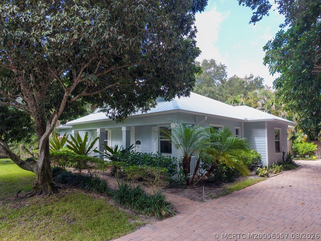 Photo of 1015 SW Flora Belle Lane, Stuart, FL 34994 (MLS # M20056557)