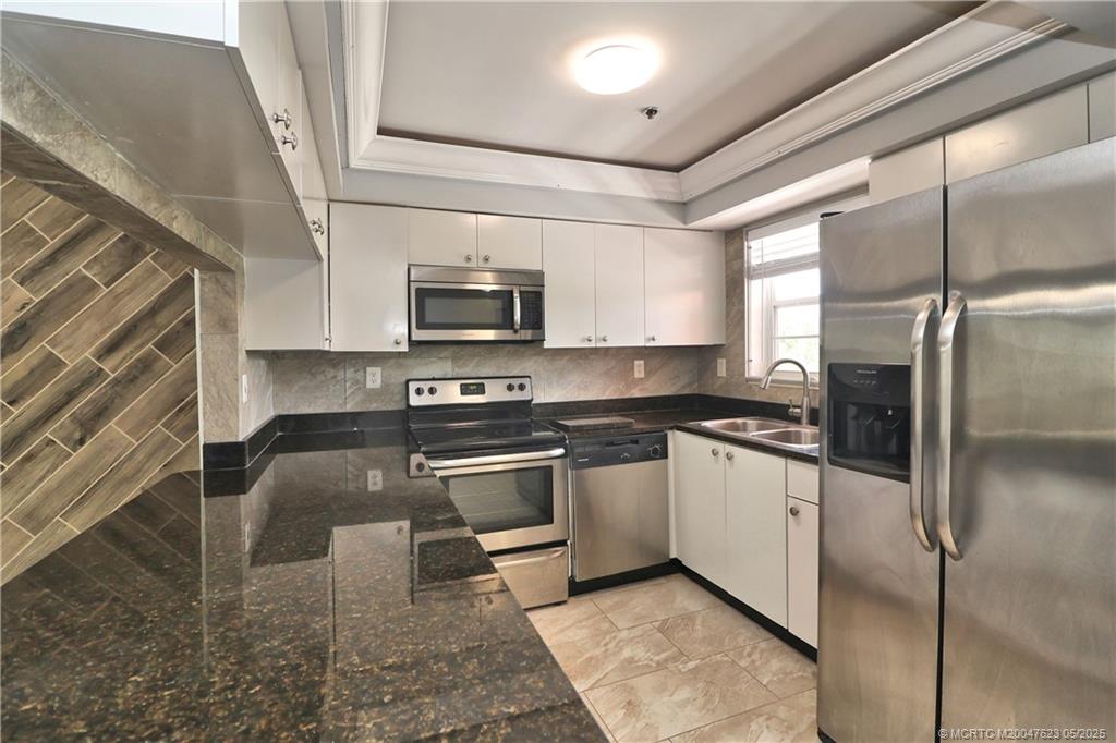 Stuart, Florida 34996, United States, 2 Bedrooms Bedrooms, ,2 BathroomsBathrooms,Residential,Active,32776