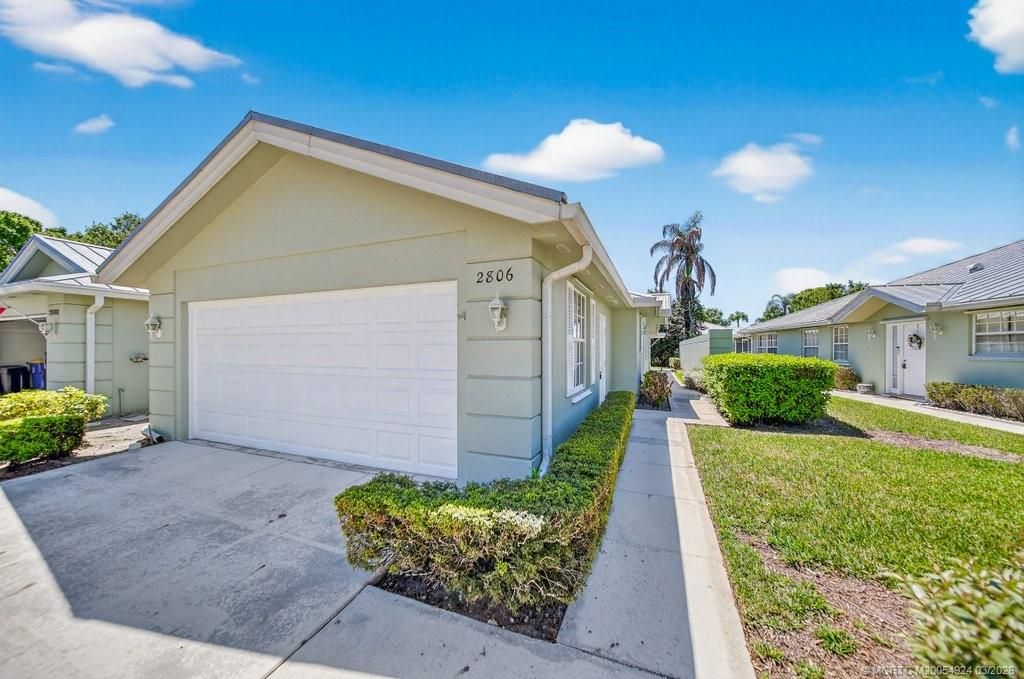 Photo of 2806 SW Ridgewood Place, Palm City, FL 34990 (MLS # M20054924)