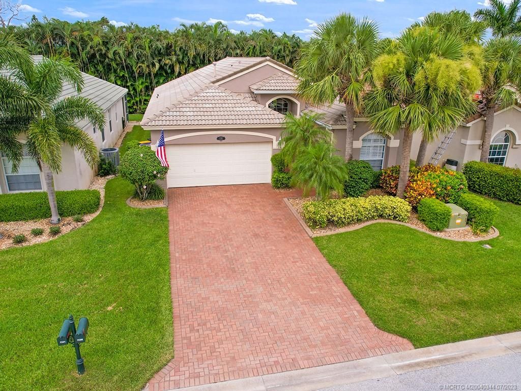 Photo of 1136 SE Westminster Place, Stuart, FL 34997 (MLS # M20040344)