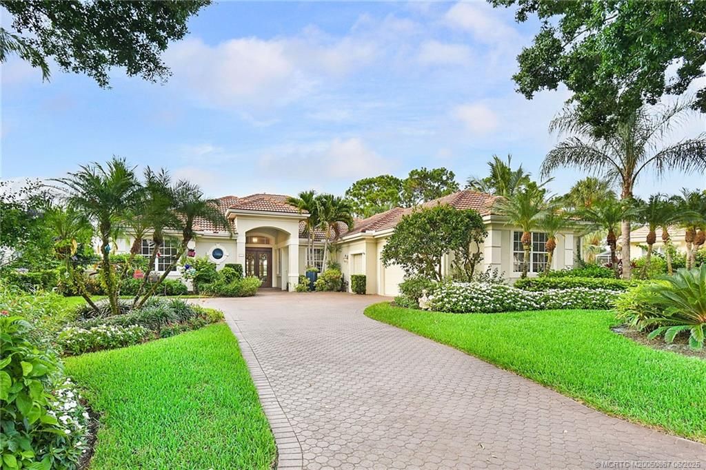 Photo of 2109 SE Talbot Place, Stuart, FL 34997 (MLS # M20050867)