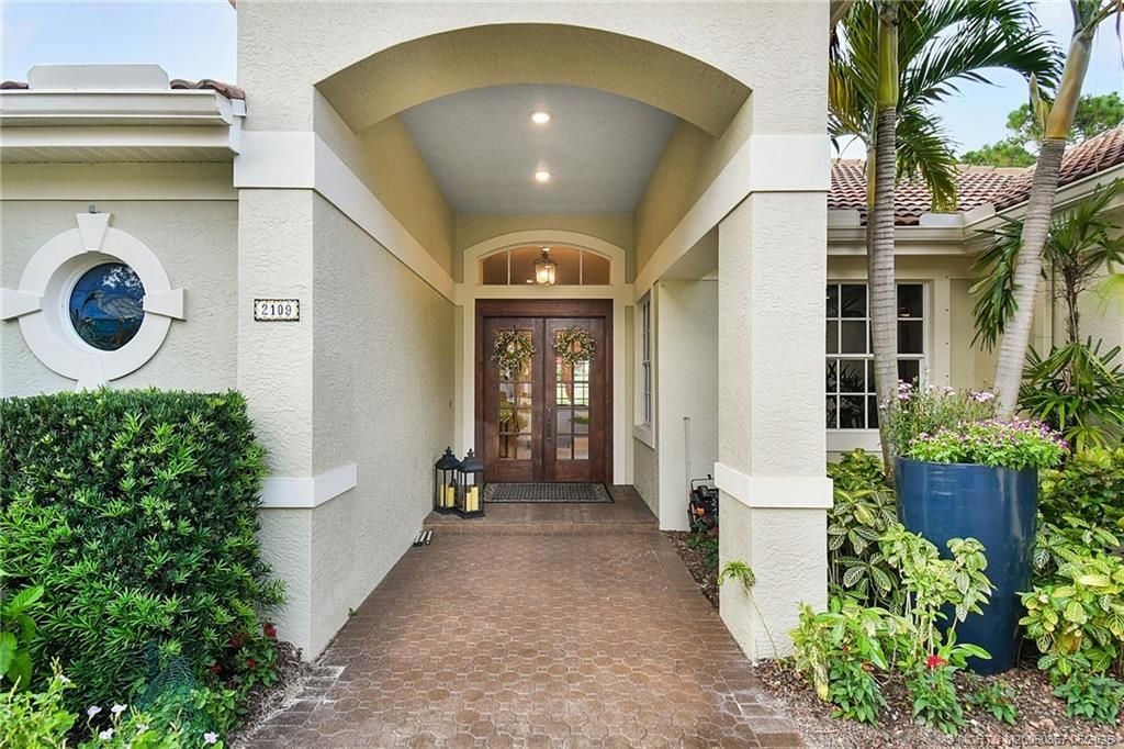 Photo of 2109 SE Talbot Place, Stuart, FL 34997 (MLS # M20050867)