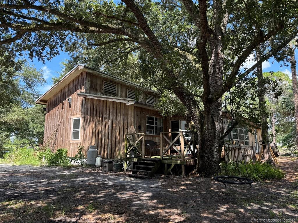Photo of 1376 NE 144th Street, Okeechobee, FL 34972 (MLS # M20056661)