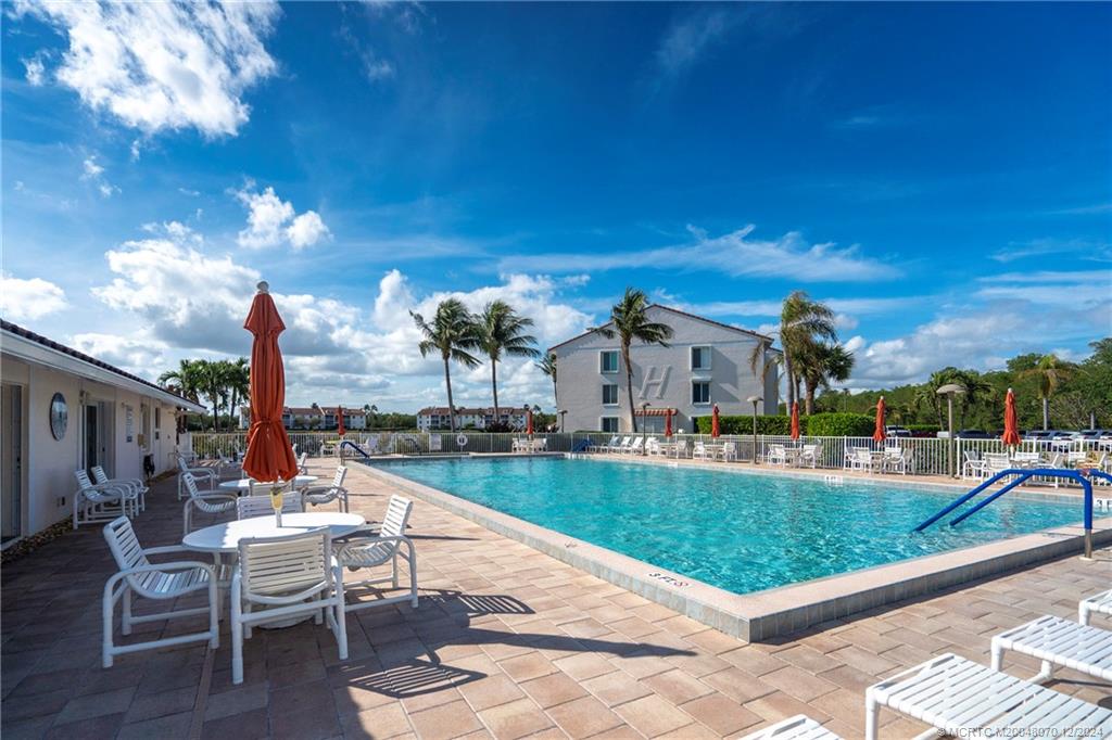 Jensen Beach, Florida 34957, United States, 2 Bedrooms Bedrooms, ,2 BathroomsBathrooms,Residential,Pending,26435