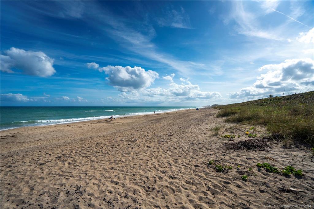 Jensen Beach, Florida 34957, United States, 2 Bedrooms Bedrooms, ,2 BathroomsBathrooms,Residential,Pending,26435