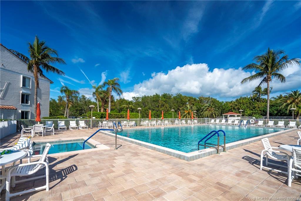 Jensen Beach, Florida 34957, United States, 2 Bedrooms Bedrooms, ,2 BathroomsBathrooms,Residential,Pending,26435