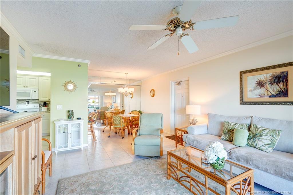 Jensen Beach, Florida 34957, United States, 2 Bedrooms Bedrooms, ,2 BathroomsBathrooms,Residential,Pending,26435