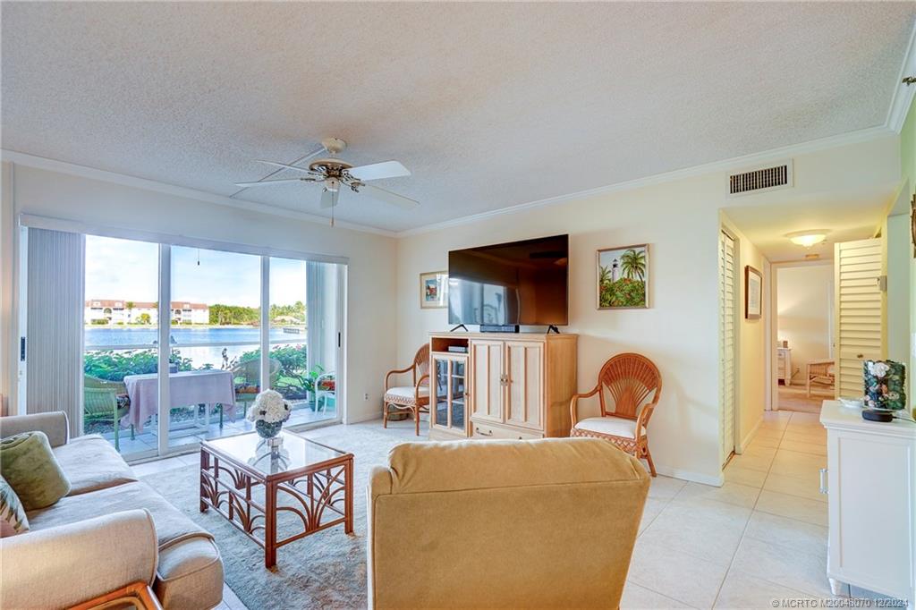 Jensen Beach, Florida 34957, United States, 2 Bedrooms Bedrooms, ,2 BathroomsBathrooms,Residential,Pending,26435