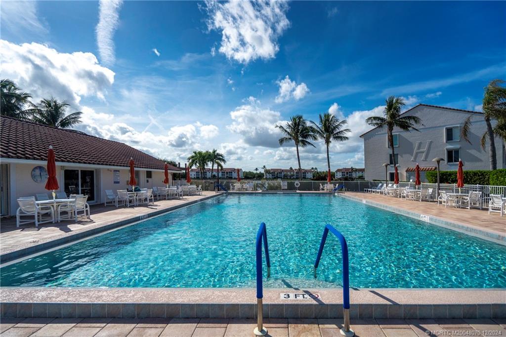 Jensen Beach, Florida 34957, United States, 2 Bedrooms Bedrooms, ,2 BathroomsBathrooms,Residential,Pending,26435