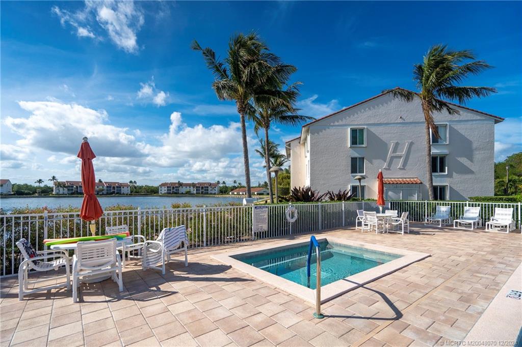 Jensen Beach, Florida 34957, United States, 2 Bedrooms Bedrooms, ,2 BathroomsBathrooms,Residential,Pending,26435