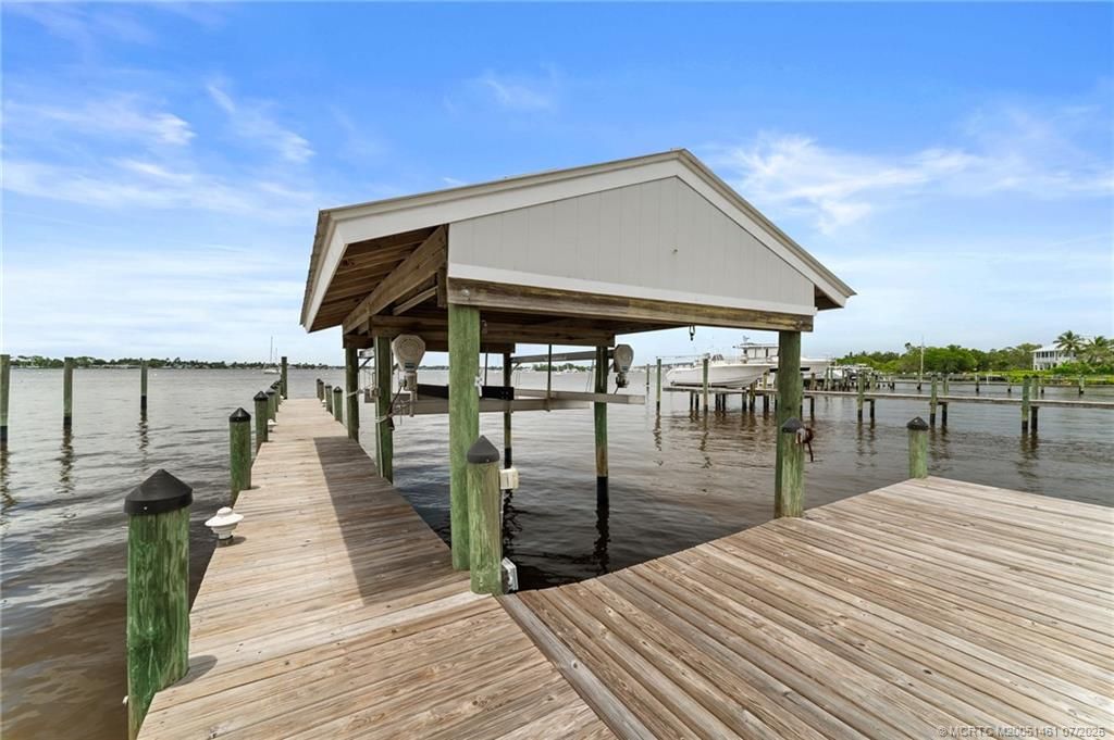 Photo of 700 SW Saint Lucie Crescent, Stuart, FL 34994 (MLS # M20051461)