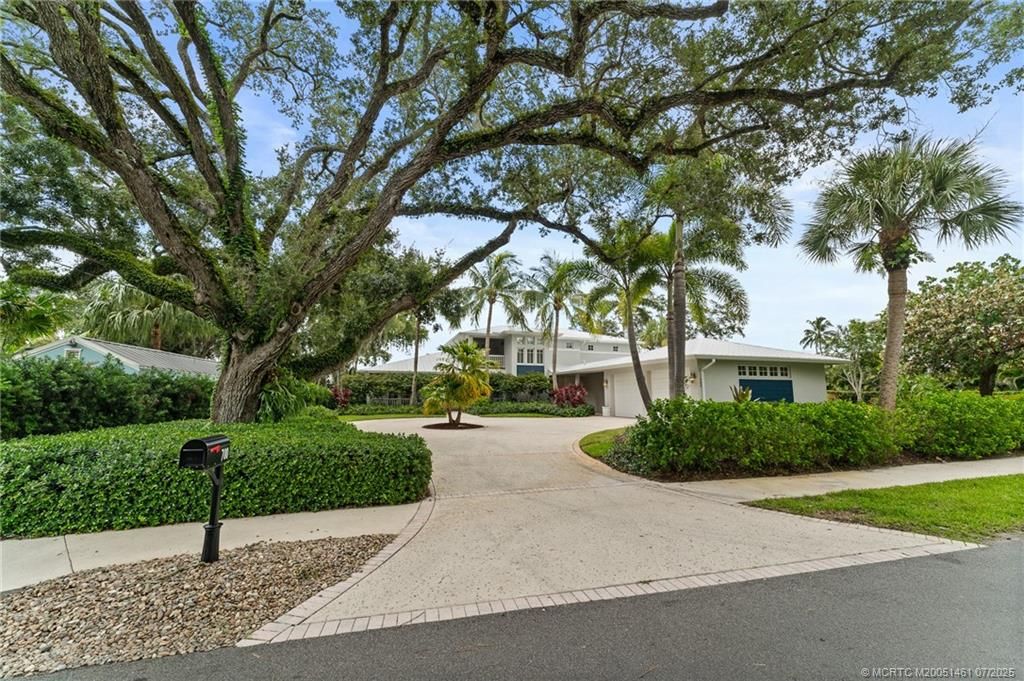 Photo of 700 SW Saint Lucie Crescent, Stuart, FL 34994 (MLS # M20051461)