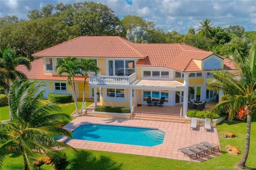 Photo of FL 34994 (MLS # M20051988)