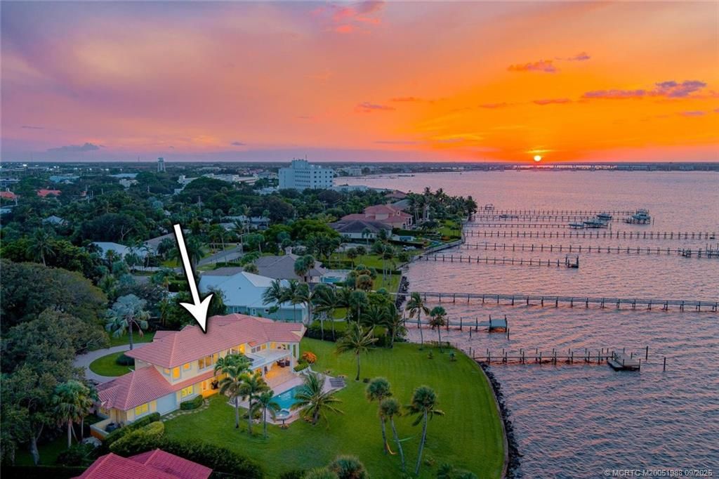 Photo of FL 34994 (MLS # M20051988)