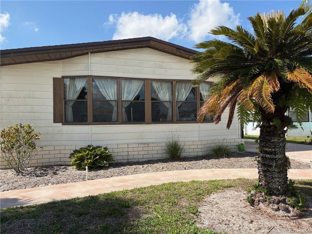 Photo of 2856 SW Toronado Trail, Stuart, FL 34997 (MLS # M20055483)