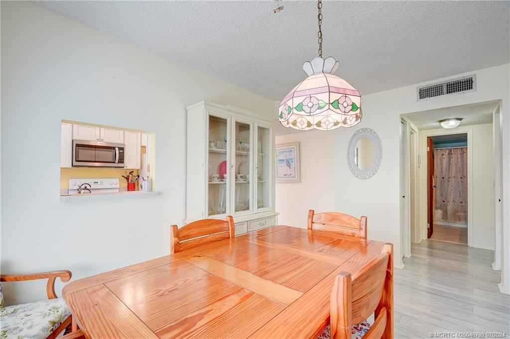 Stuart, Florida 34996, United States, 2 Bedrooms Bedrooms, ,2 BathroomsBathrooms,Residential,Active,52792