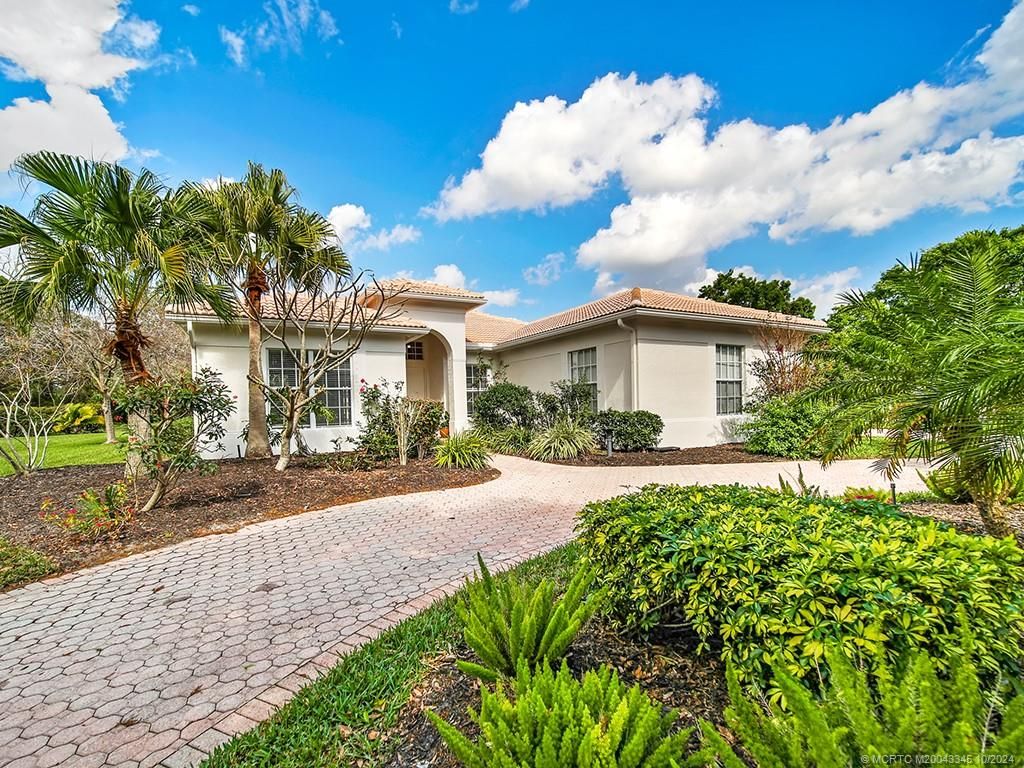 Photo of 2775 SW Bear Paw Trail, Palm City, FL 34990 (MLS # M20043345)