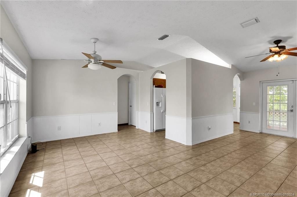 Photo of 6250 NW Hacienda Lane, Port Saint Lucie, FL 34986 (MLS # M20045685)