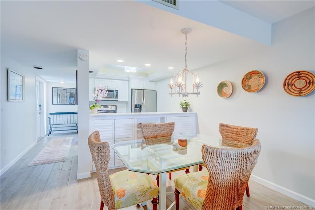 Stuart, Florida 34996, United States, 2 Bedrooms Bedrooms, ,2 BathroomsBathrooms,Residential,Active,77579