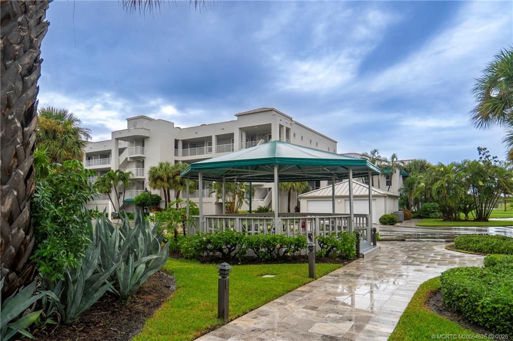 Photo of 184 NE Edgewater Drive #1206, Stuart, FL 34996 (MLS # M20054525)