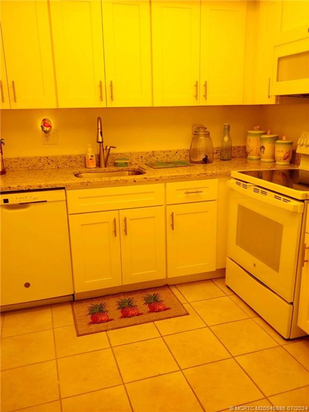 Photo of FL 34994 (MLS # M20045886)